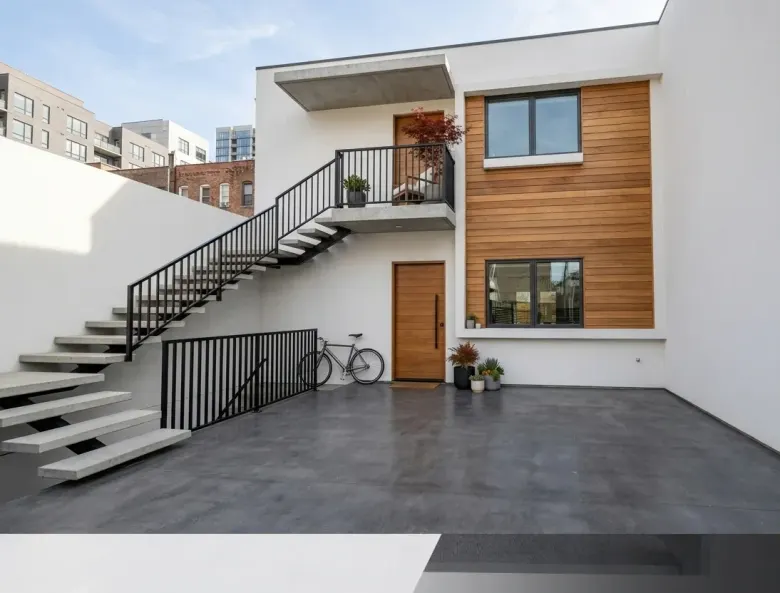 Fachada remodelada del departamento Airbnb en Oblatos, Guadalajara